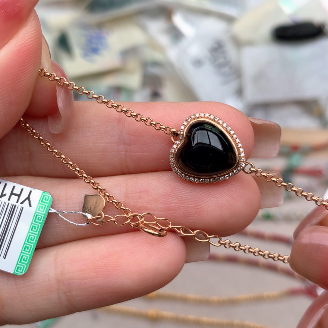 18K金镶嵌挂件翡翠