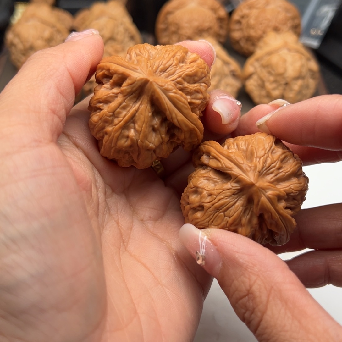 文玩核桃把件红锦鲤42