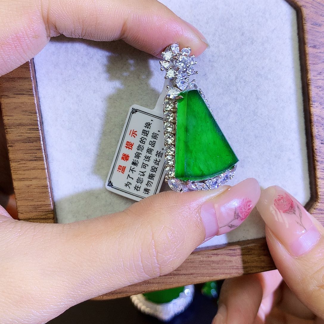 翡翠颈饰银S925镶嵌天然翡翠无事牌