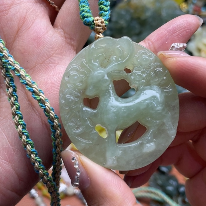 蛇纹石玉未镶嵌吊坠