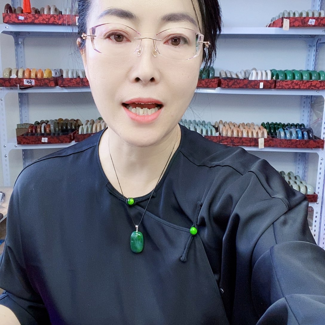 和田玉银S925镶嵌颈饰小*子