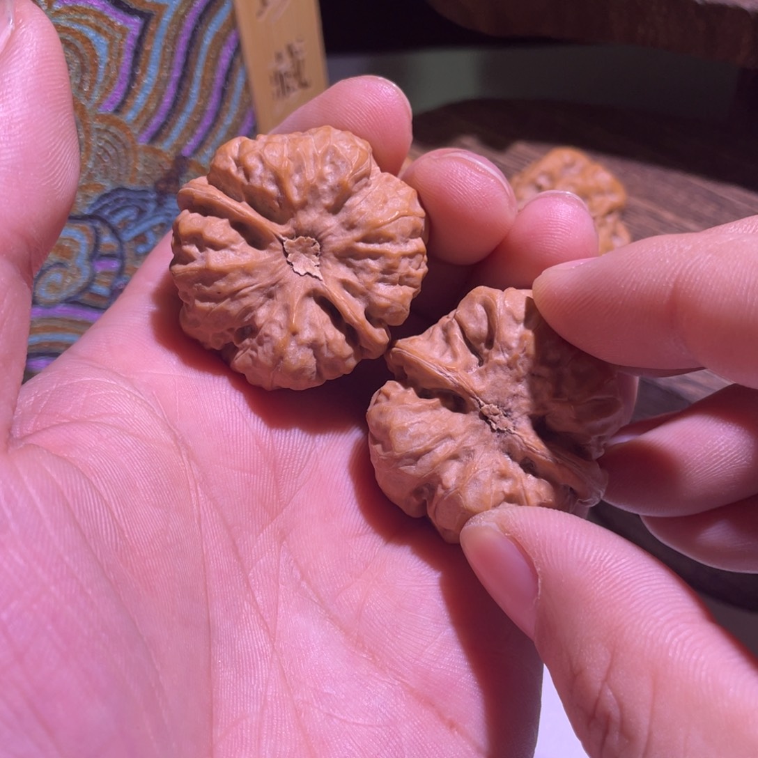 稞***文玩核桃吊坠蛤蟆