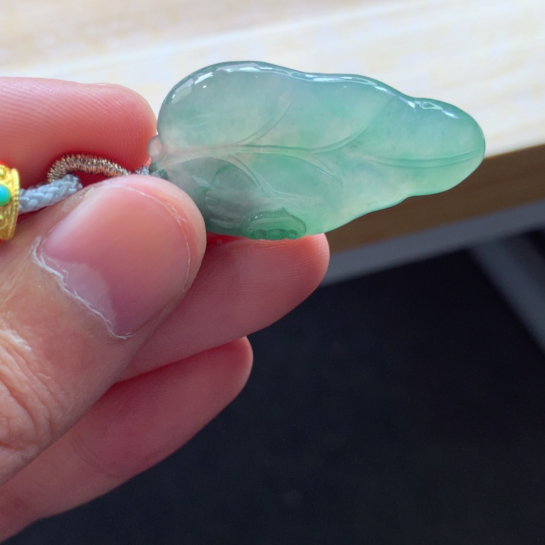 翡翠颈饰未镶嵌吊坠