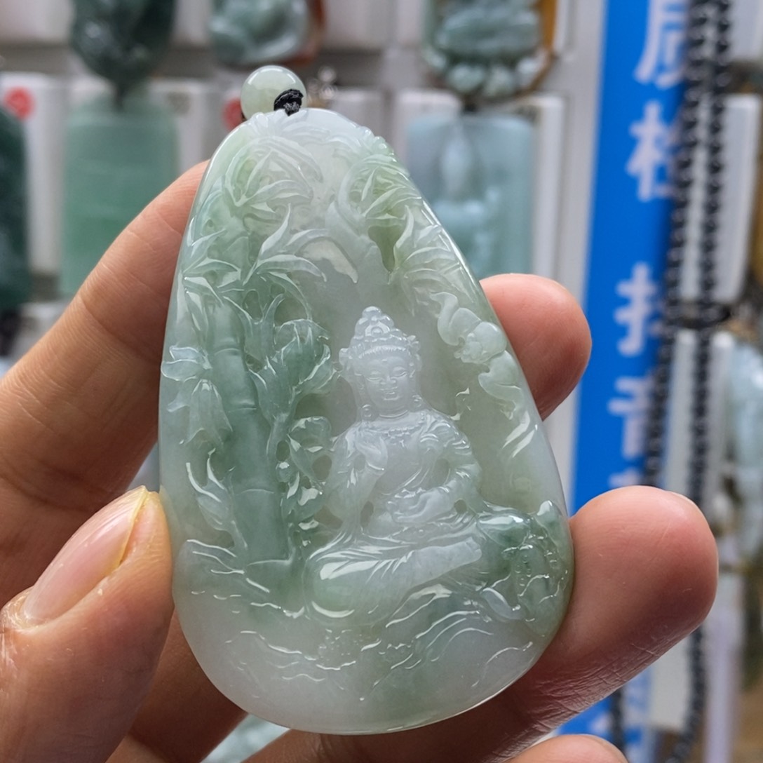 翡翠颈饰未镶嵌潮**叔观音