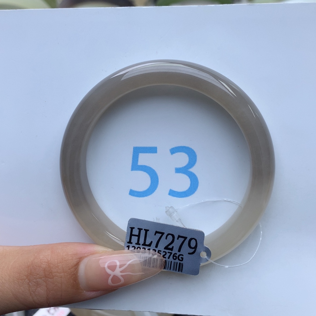 和田玉手镯未镶嵌诗**?