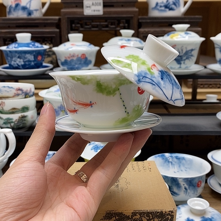 手绘五彩荷花悬停盖碗150cc釉下彩微瑕福利款