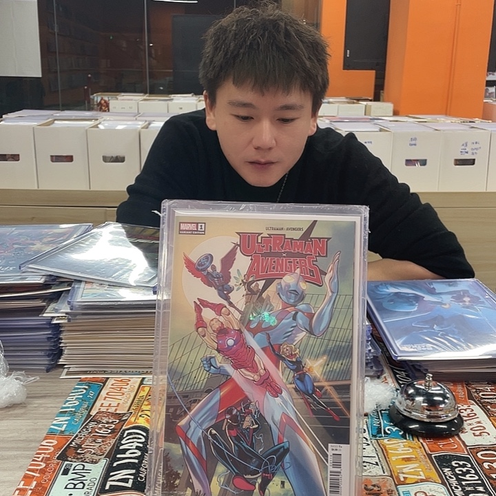 纸复仇者联盟和奥特曼第一期25比例