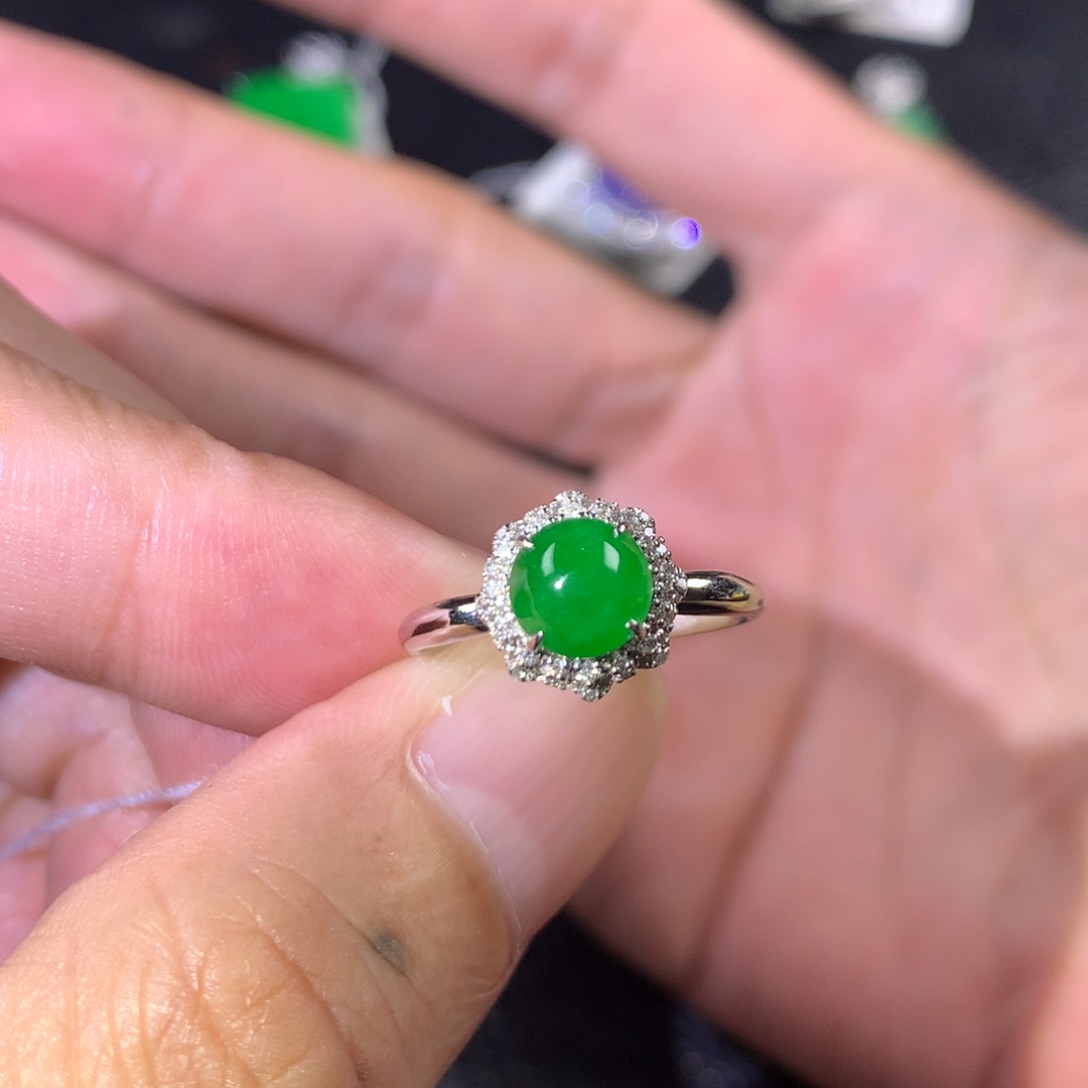 翡翠戒指18K金镶嵌翡翠