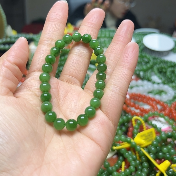 艳***和田玉（碧玉）未镶嵌手链