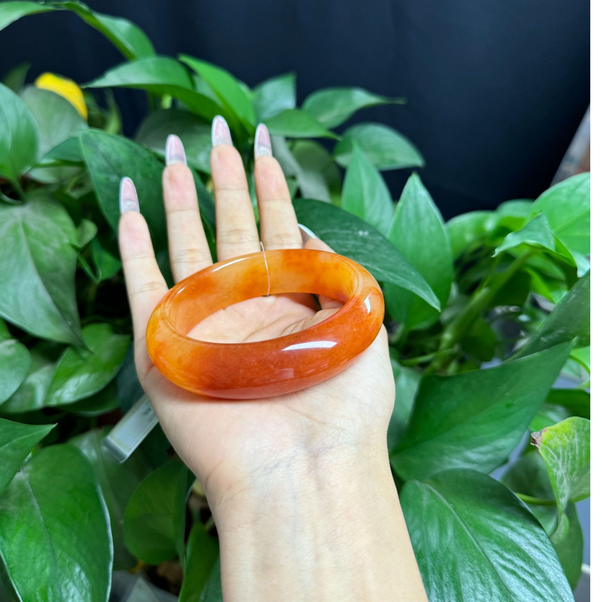 云南纯天然黄龙玉飘花俏色手镯