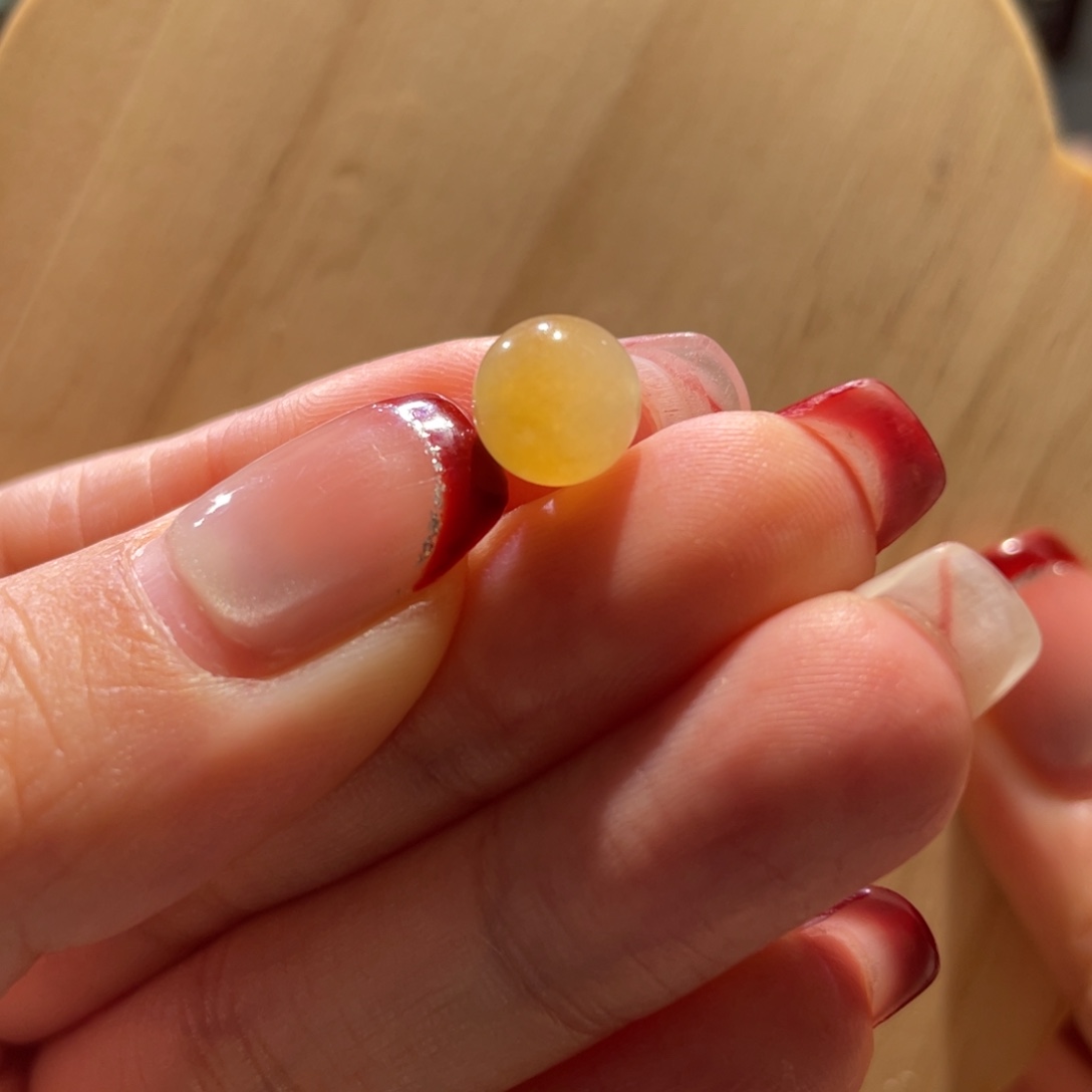 翡翠散珠天然缅a黄珠