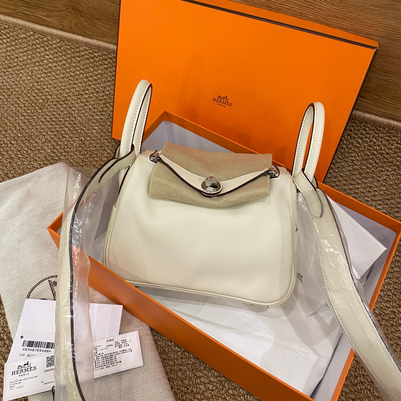 全新未使用 Hermes/爱马仕 lindy mini s皮 内里柠檬黄 B刻 银扣