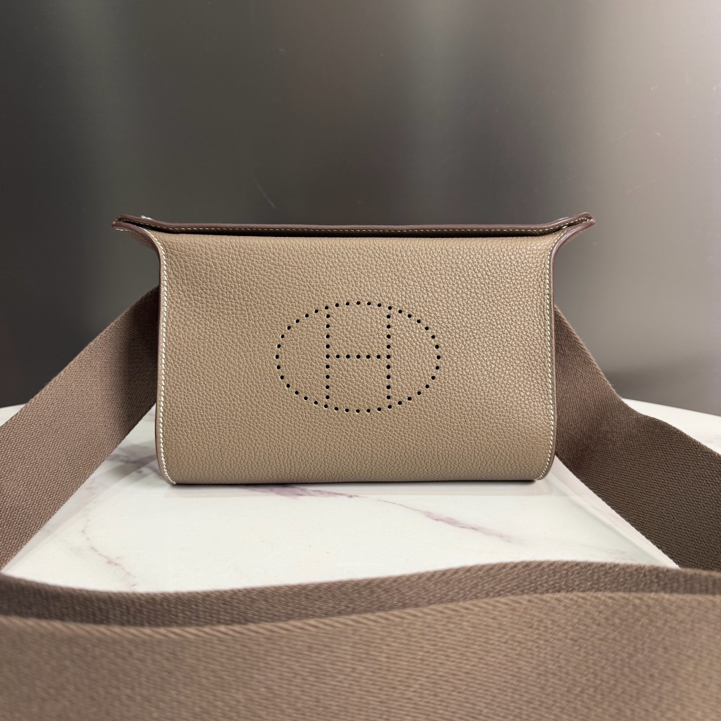 99新 Hermes/爱马仕 B刻大象灰Videpoches腰包18840359