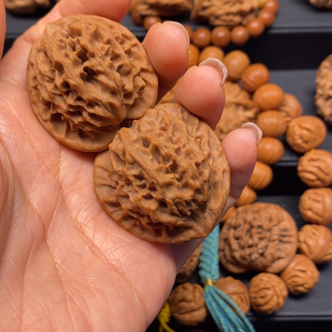 秦岭南侧和西北面分别