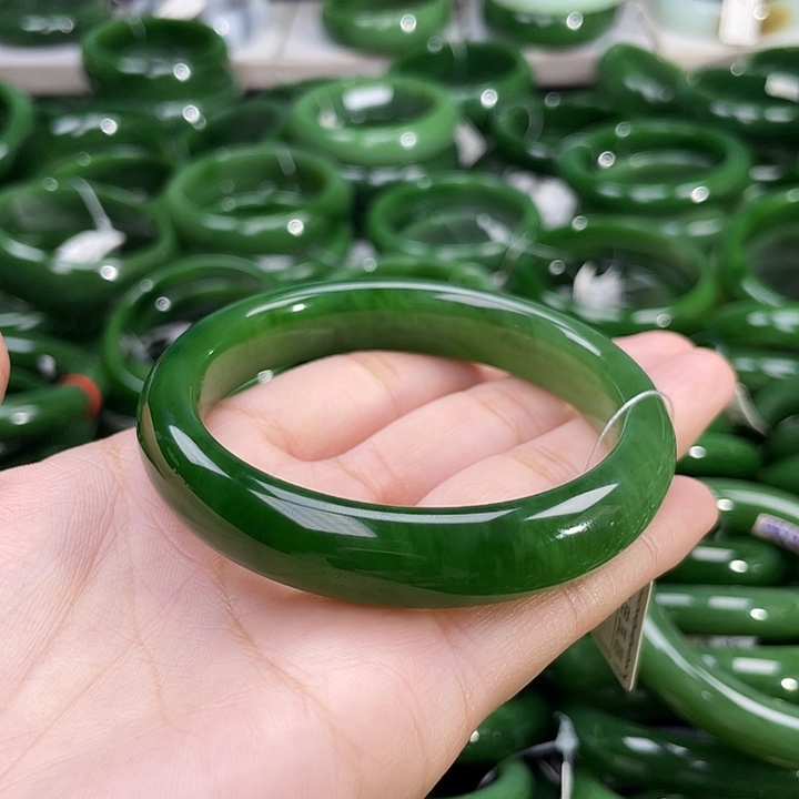 未镶嵌手镯和田玉（碧玉）