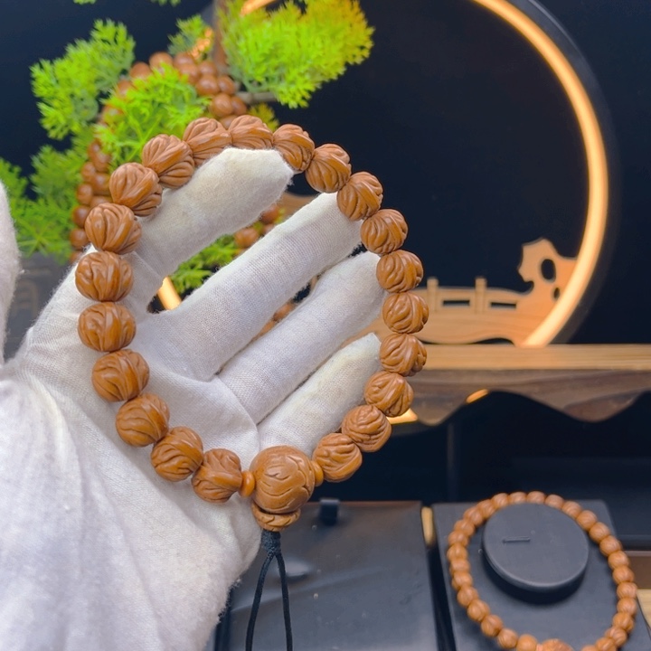 桃核吊坠云*野生桃核玉龙脊手持