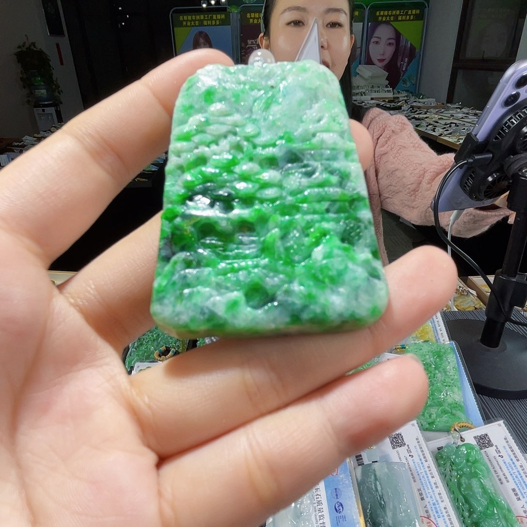 颈饰未镶嵌翡翠一