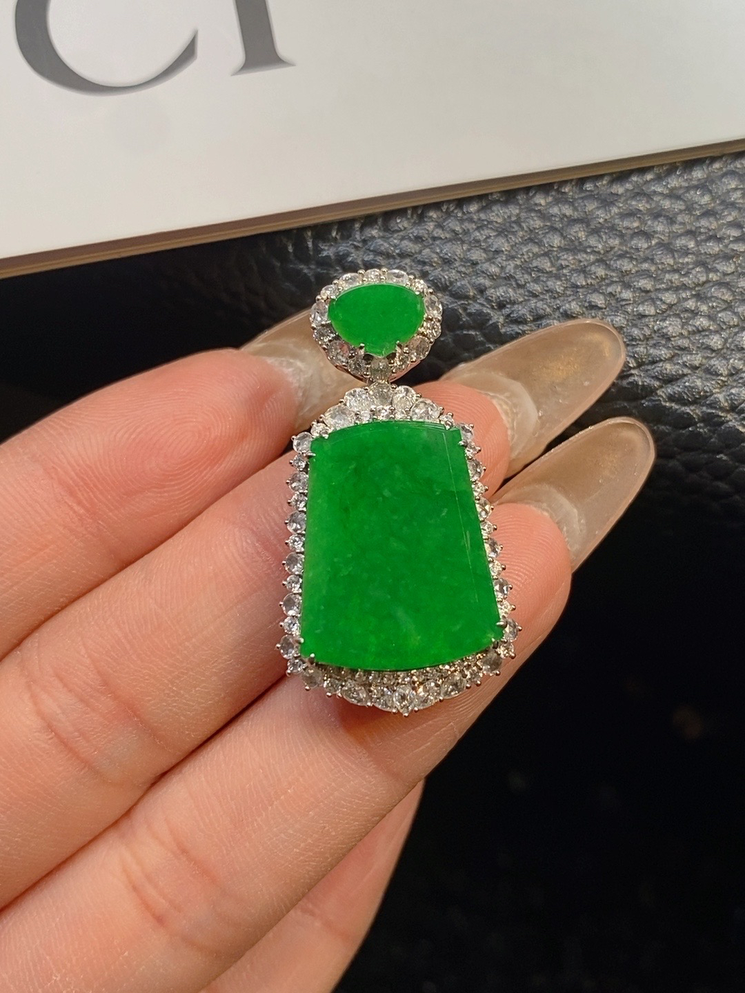 【拾玥珠宝】老坑浓阳绿无事牌吊坠 天然缅甸翡翠A货