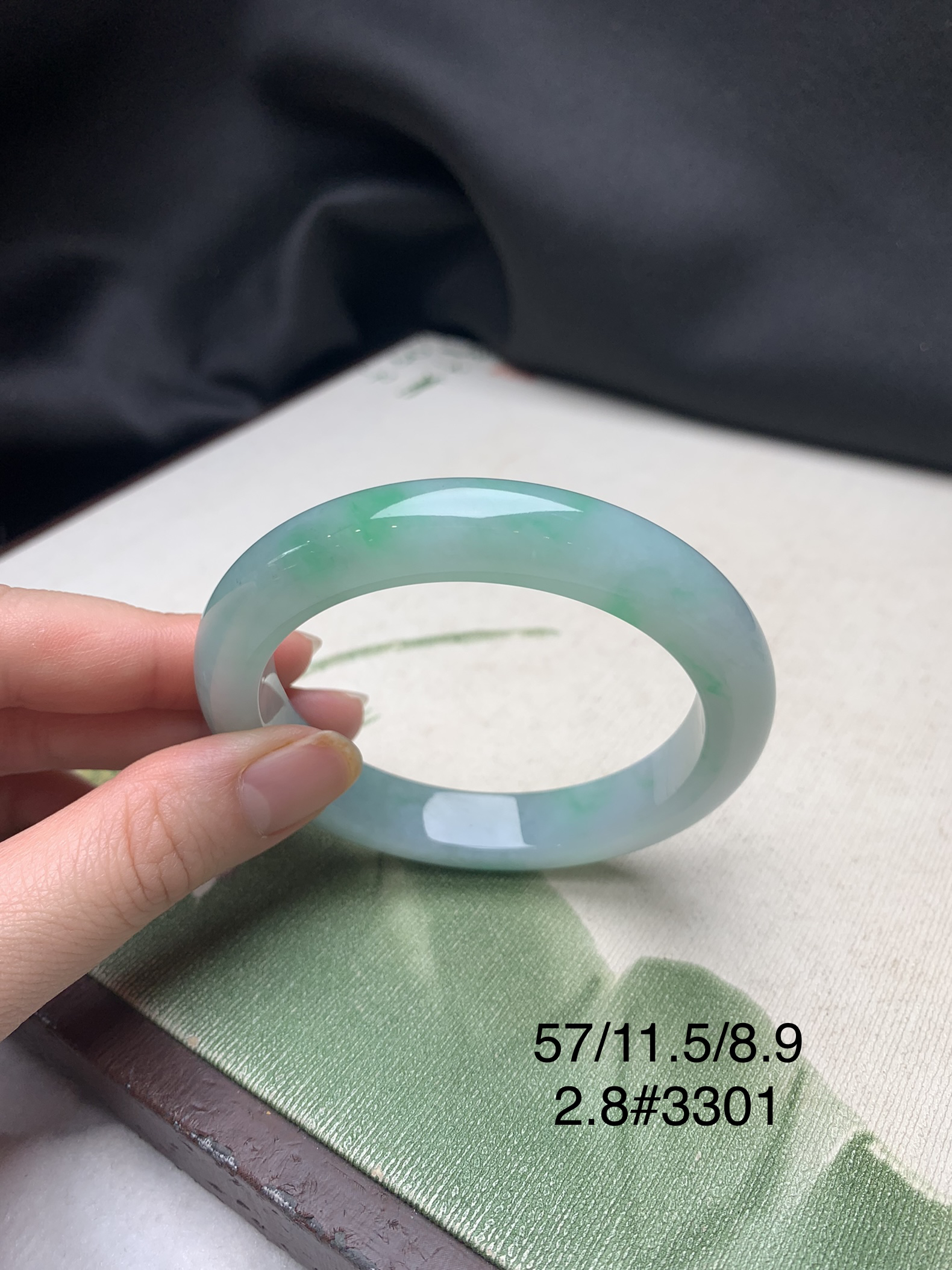 57圈口糯冰飘翠正圈天然缅甸翡翠手镯#货号3301