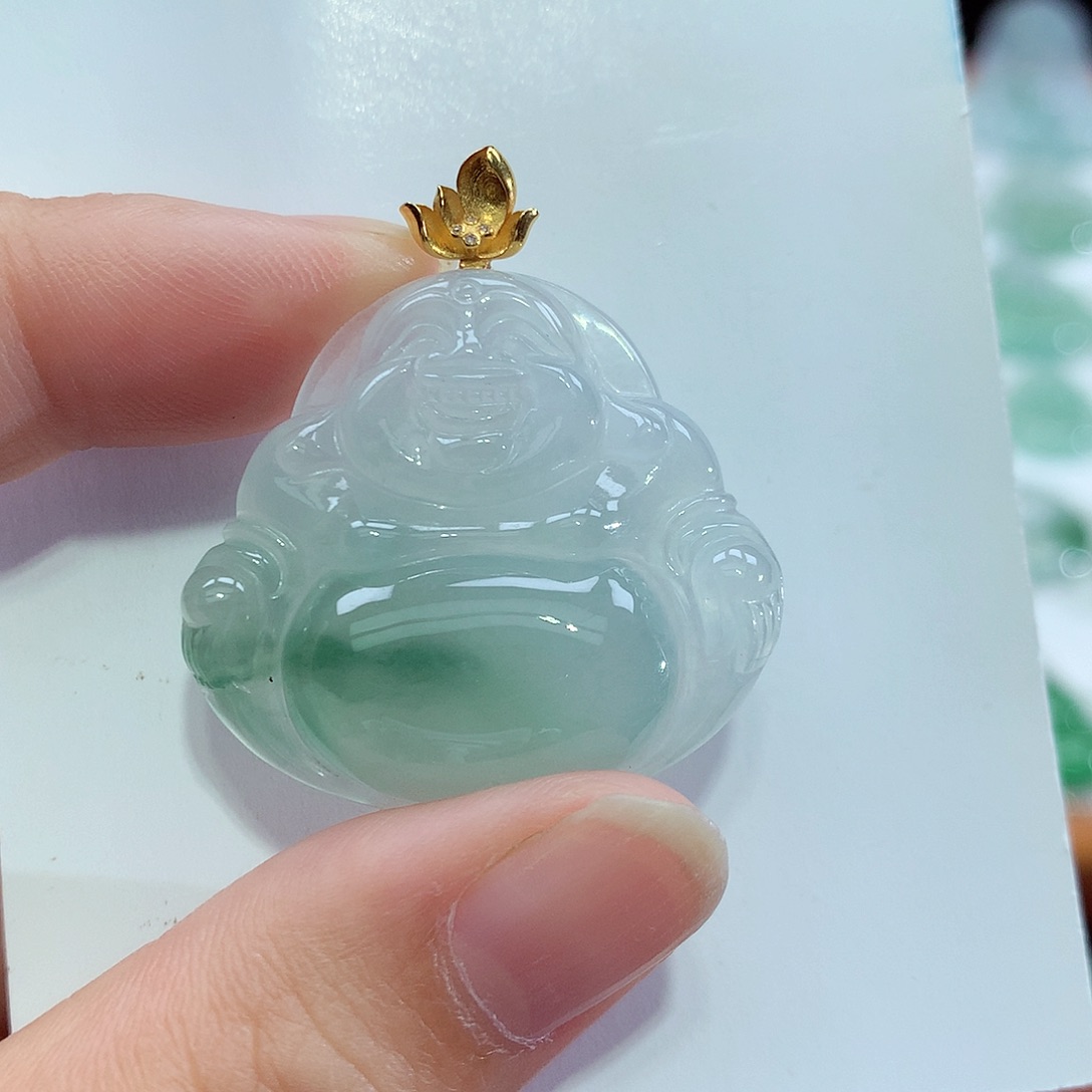 颈饰18K金镶嵌翡翠佛