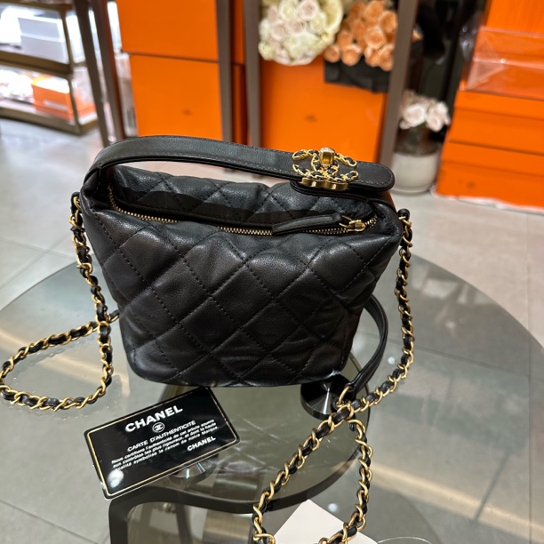 95新 Chanel/香奈儿 Chanel黑金hobo饭盒包 羊皮 US5121433