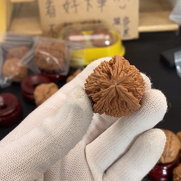 闲***三文玩核桃吊坠瑕疵不退不换