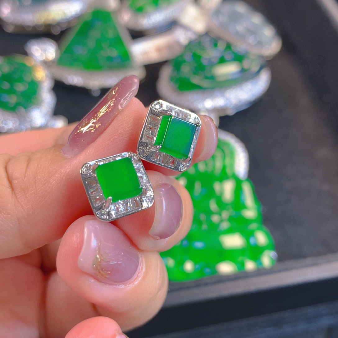 翡翠颈饰银S925镶嵌翡翠