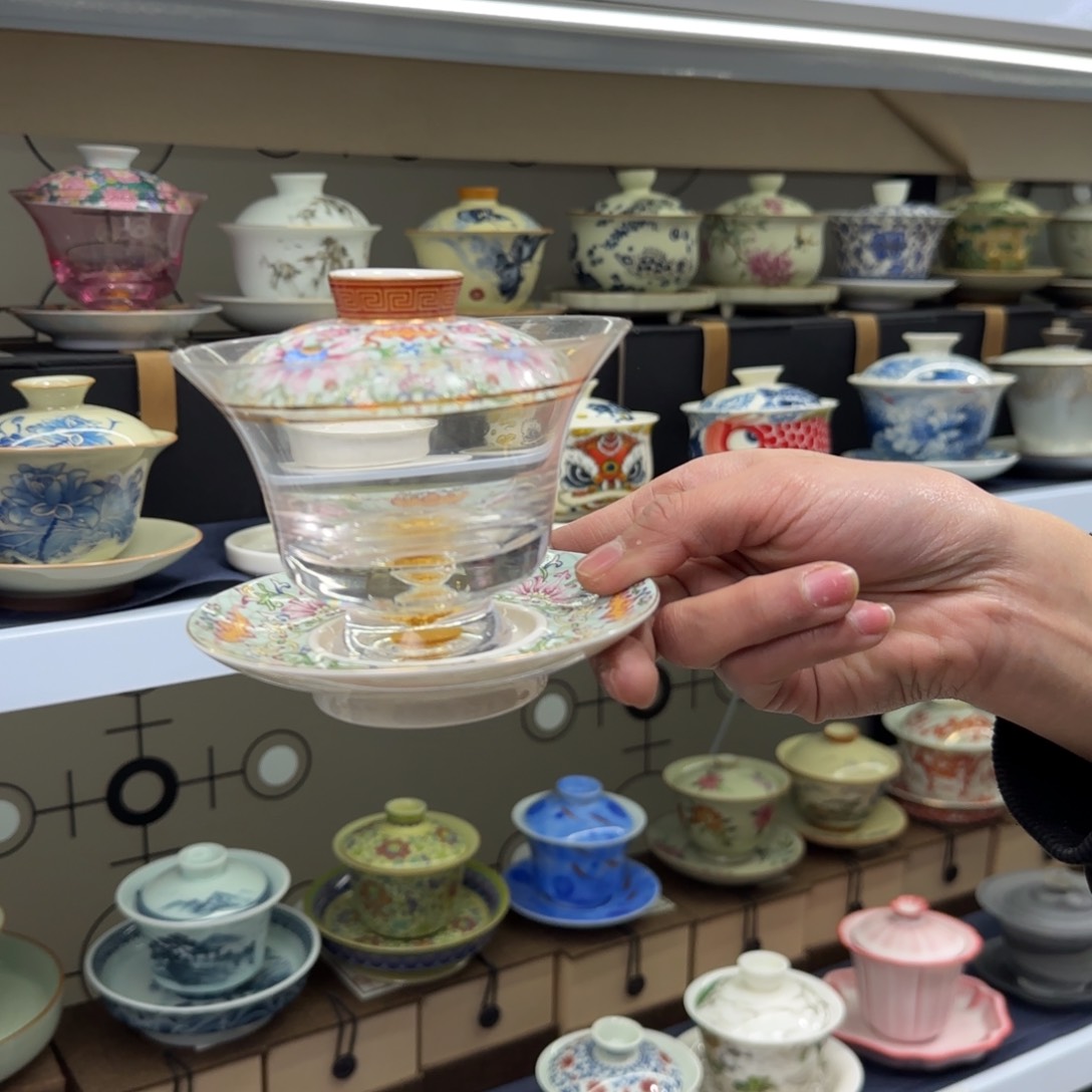 高温下的高温天气使人心情愉悦