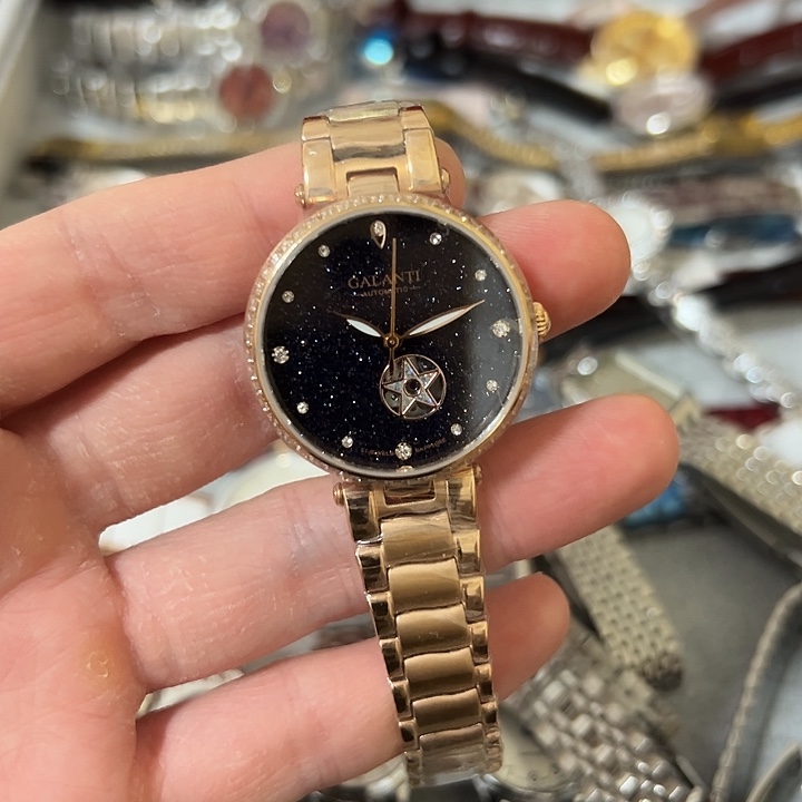 宝***儿钢牛皮（革）钢石英机芯