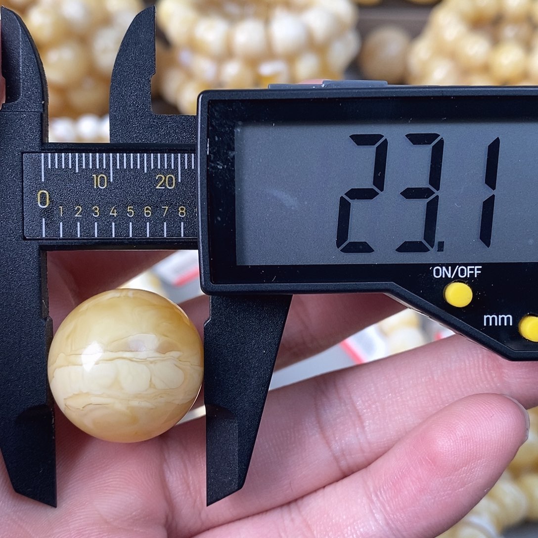 蜜蜡未镶嵌珠宝奇石