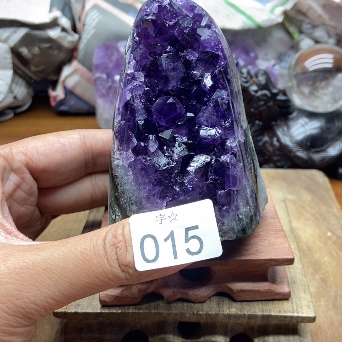 紫晶天然水晶摆件未镶嵌