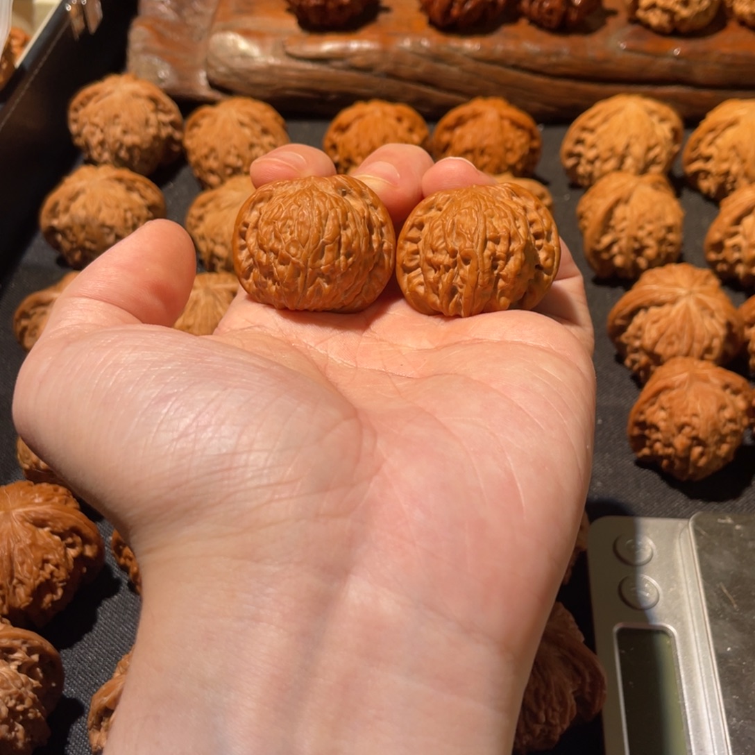 ****文玩核桃吊坠磨盘