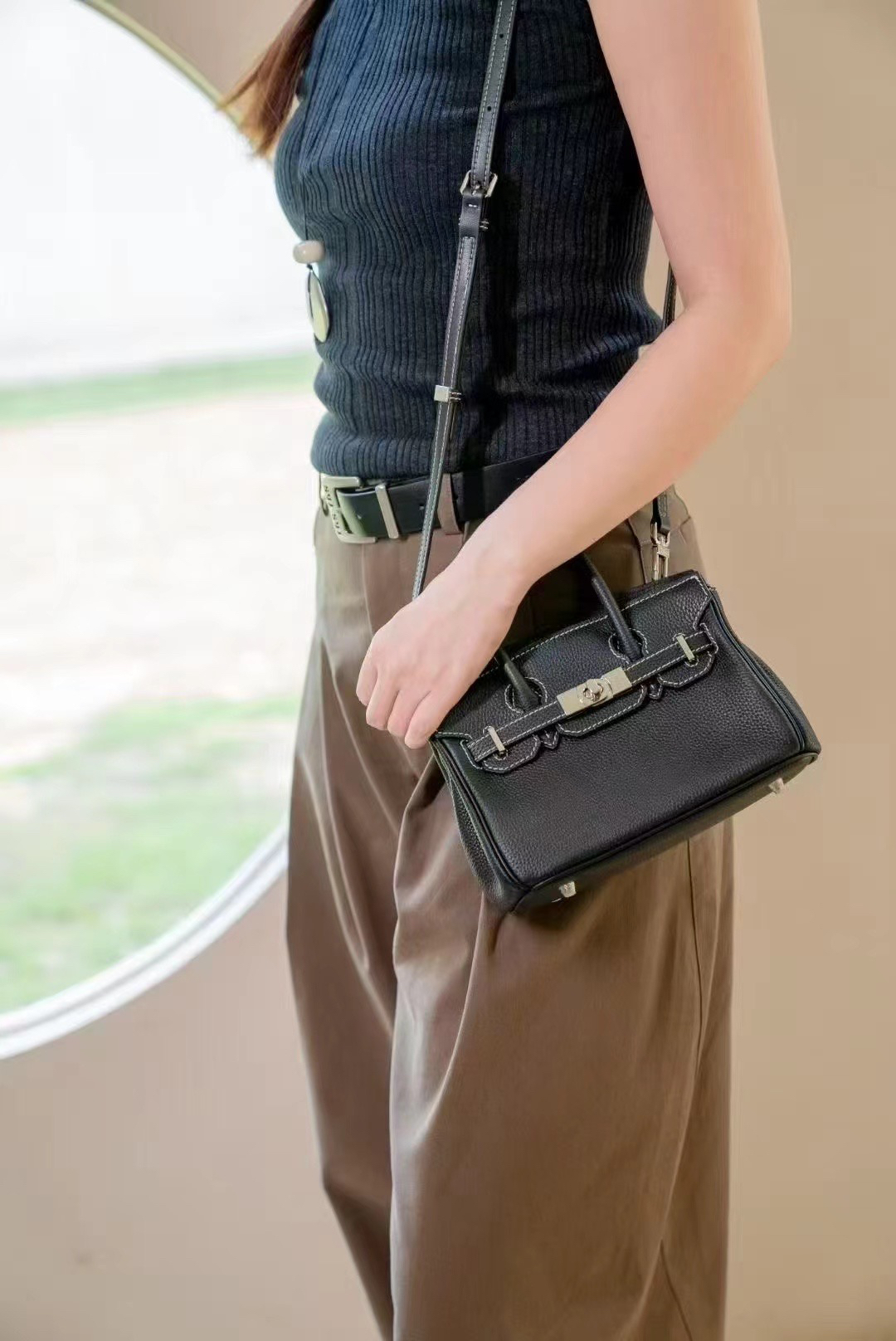 H G经典款手提斜挎包-铂矜