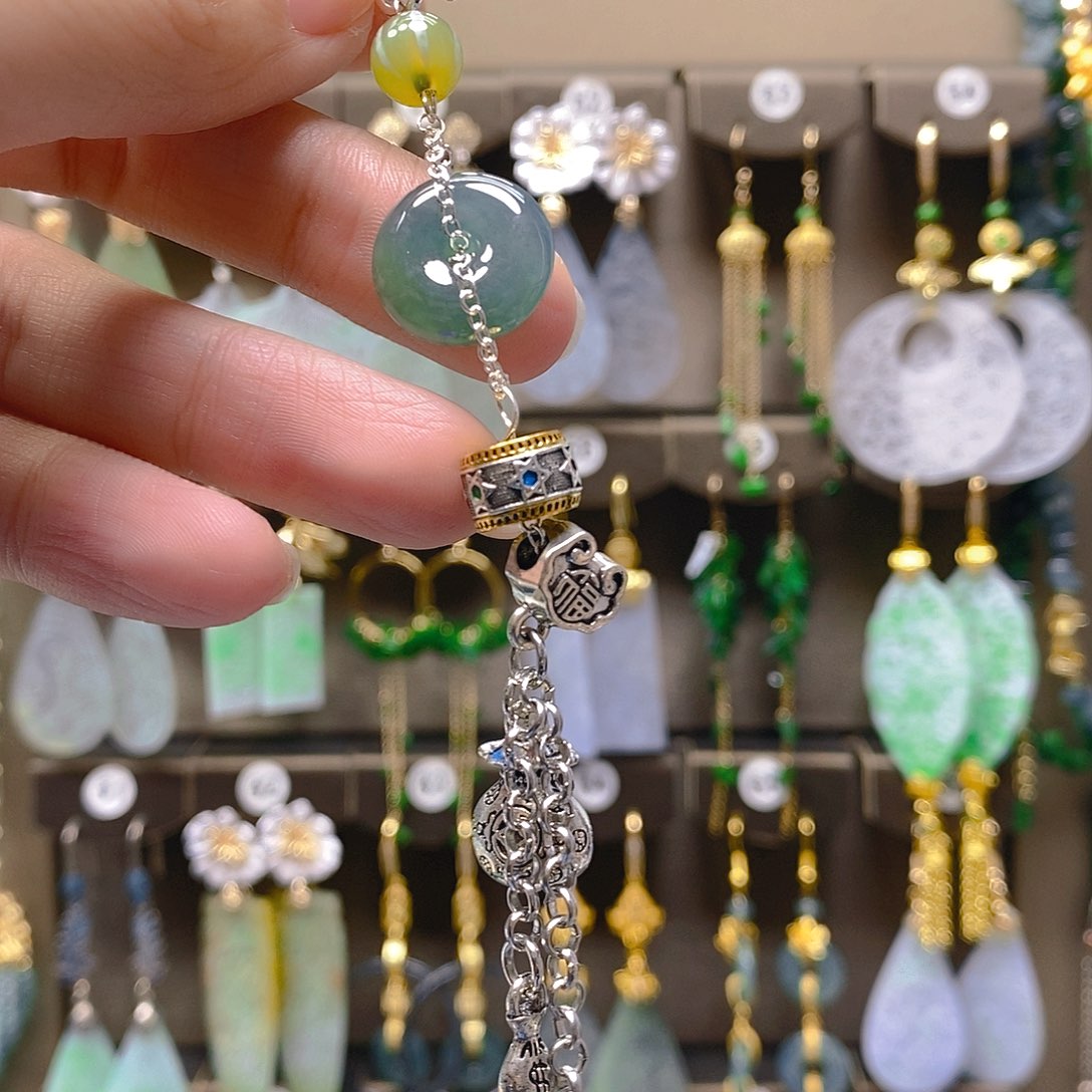 未镶嵌翡翠耳饰翡翠