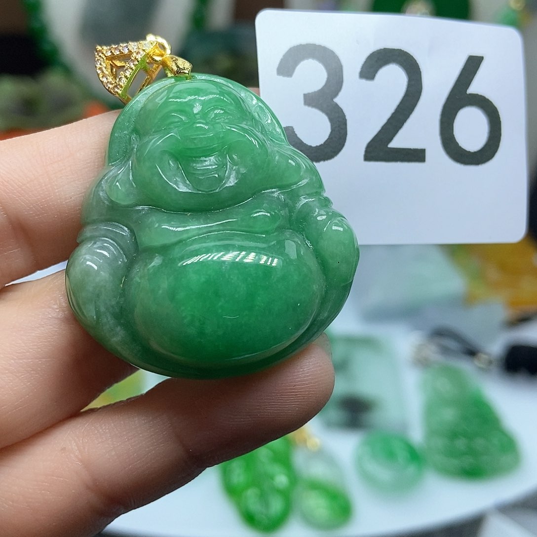 翡翠吊坠(赠链)未镶嵌