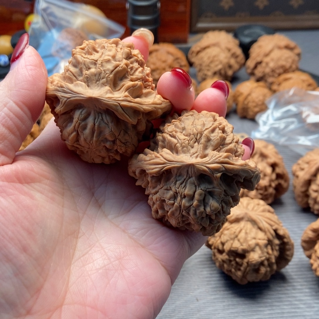 羽***尘文玩核桃吊坠核桃