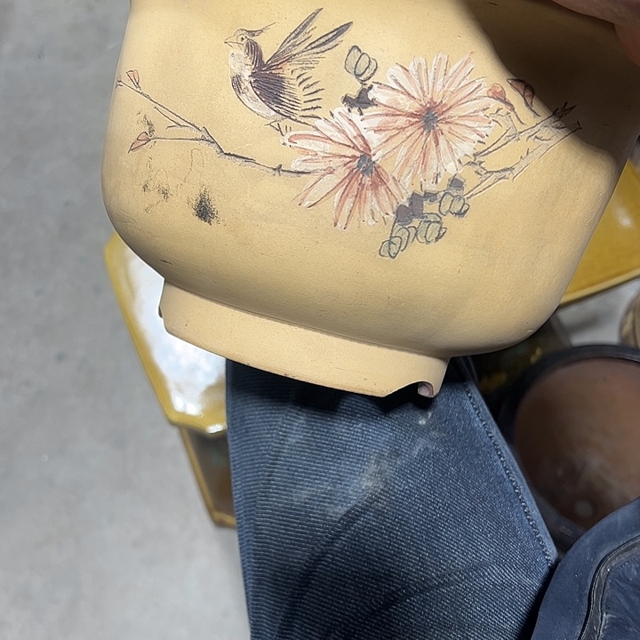 藏***芯品相完整，陶瓷制品