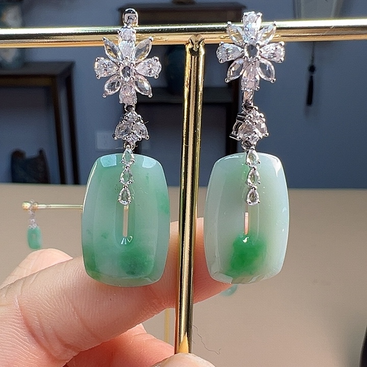 翡翠耳饰18K金镶嵌耳饰