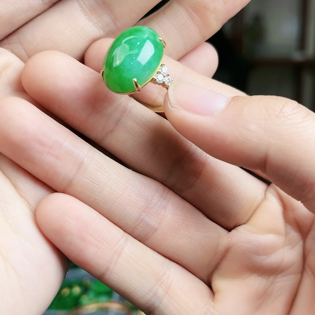 翡翠戒指18K金镶嵌戒指