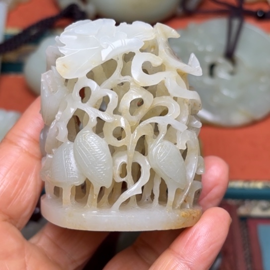 苍***粟和田玉未镶嵌颈饰