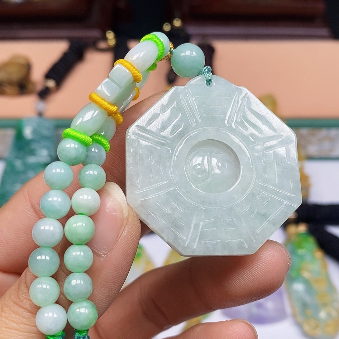 颈饰未镶嵌翡翠翡翠A货一物一证