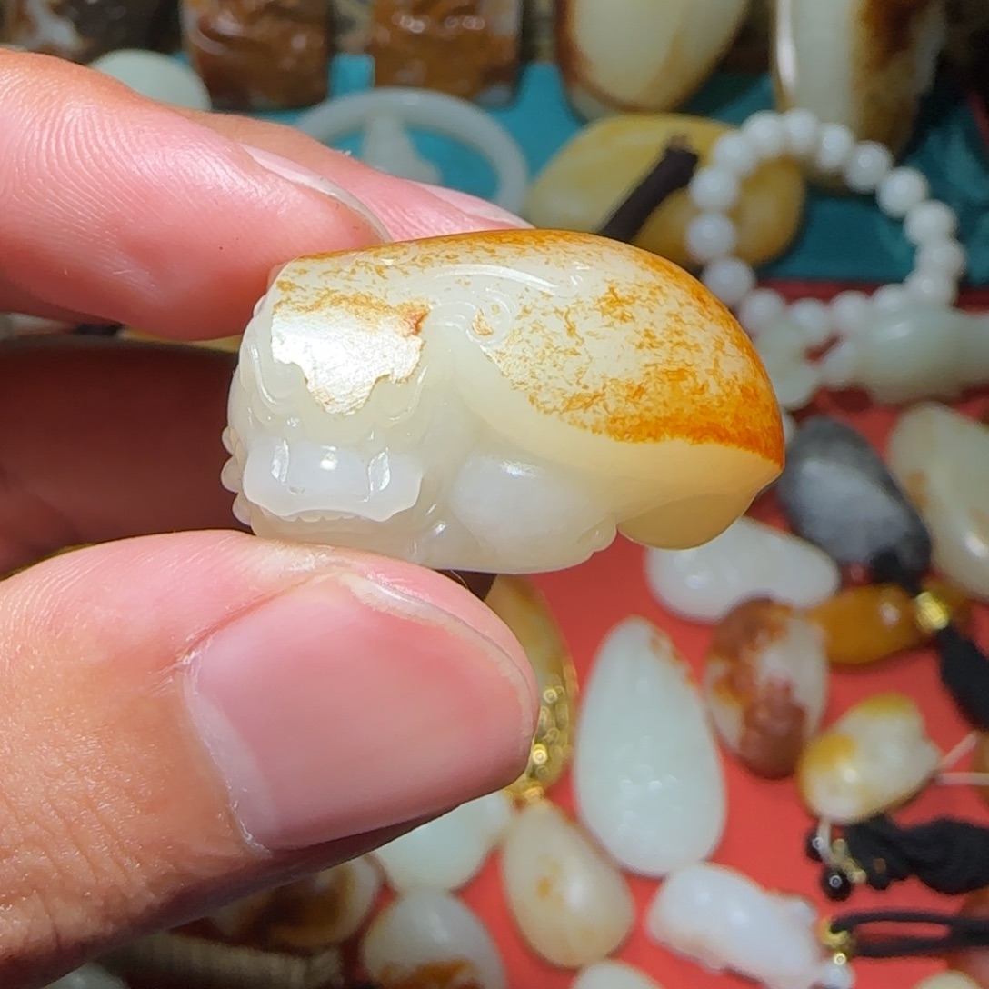 狂***心和田玉未镶嵌颈饰