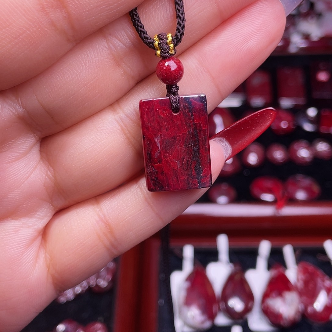 天然辰砂天然朱砂无事牌吊坠