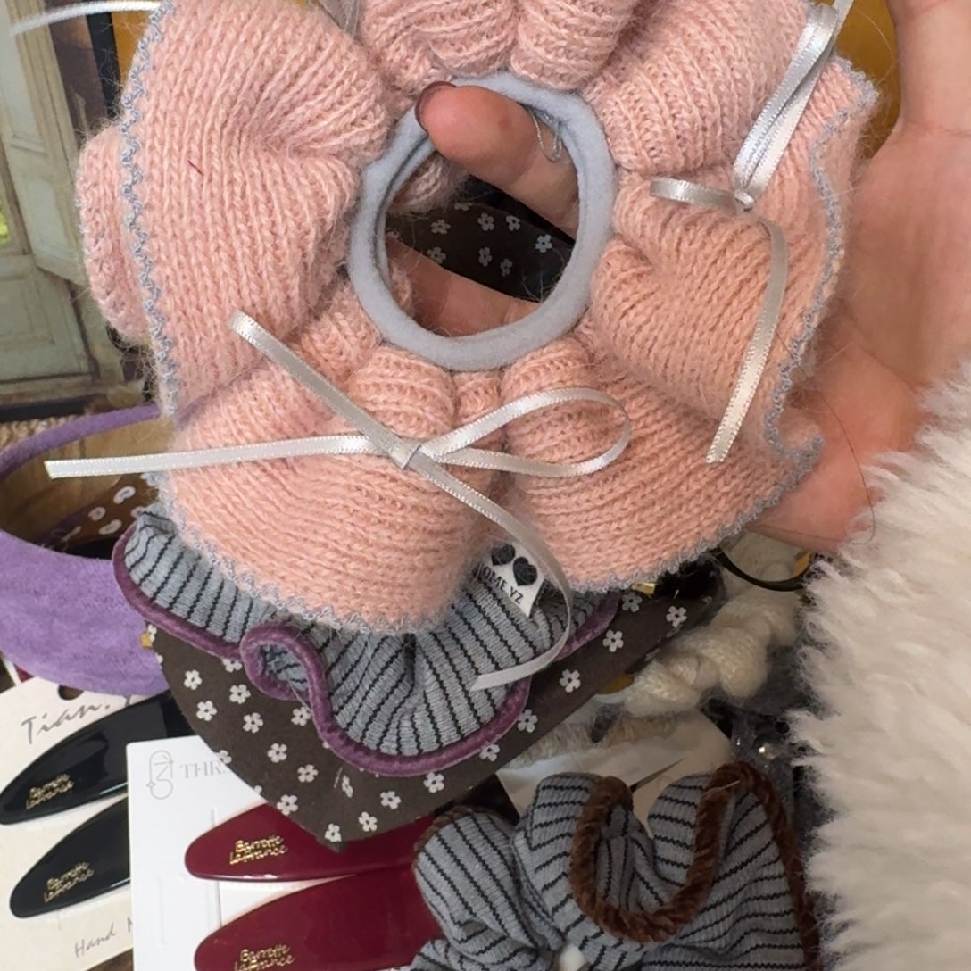 布艺铁合金粉色针织肠圈