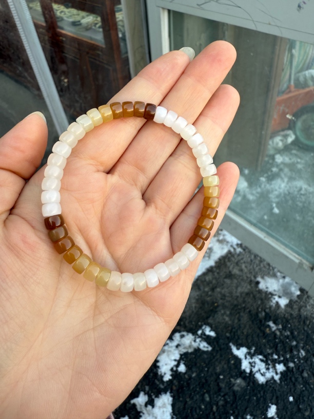 新疆和田玉糖白手串百搭时尚精美