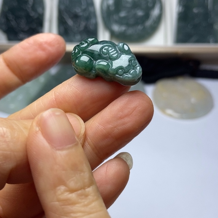 颈饰未镶嵌翡翠翡翠