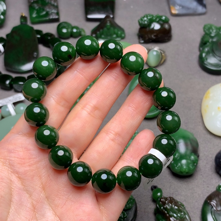 和田玉未镶嵌颈饰手串