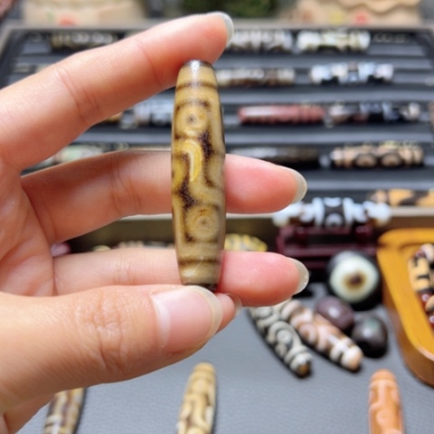 玛瑙/玉髓颈饰未镶嵌成*