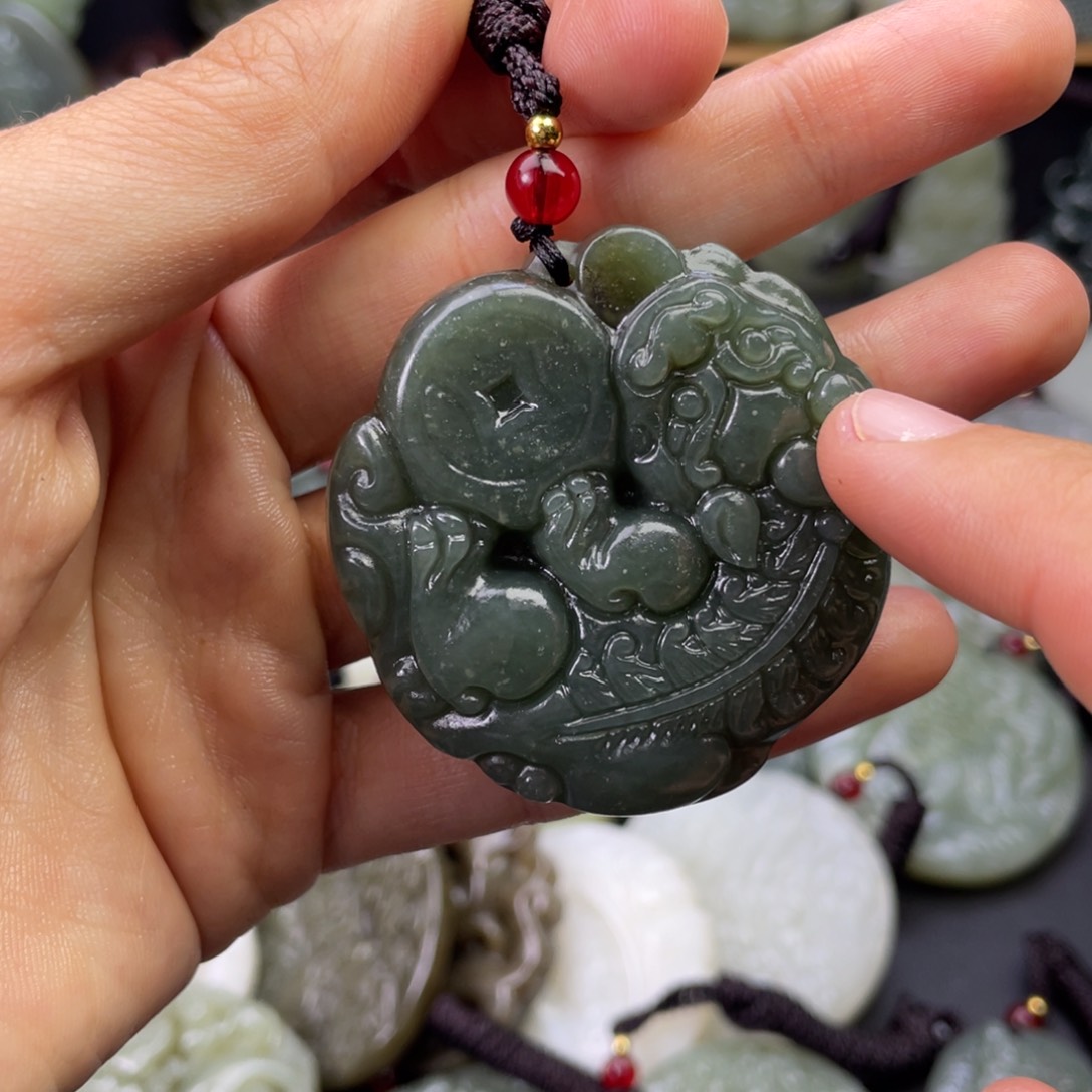 和田玉颈饰未镶嵌