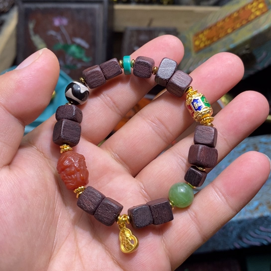 大叶紫檀（黑酸枝木类）